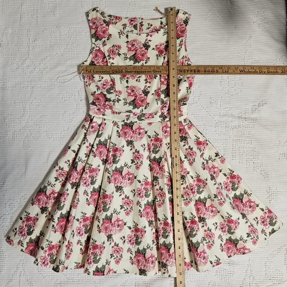 50s Inspired Floral - Picture 6 of 10